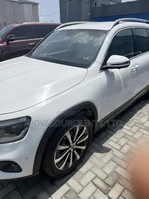 Mercedes-Benz GLA 250 2022 White