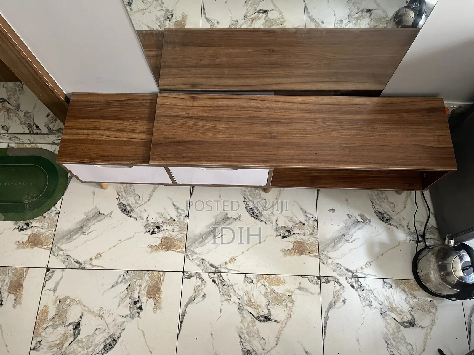 Neatly TV Stand