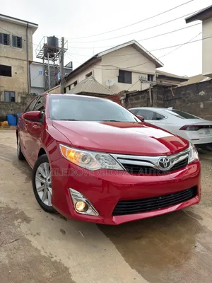 Toyota Camry XLE V6 4dr Sedan (3.5L 6cyl 6A) 2013 Red
