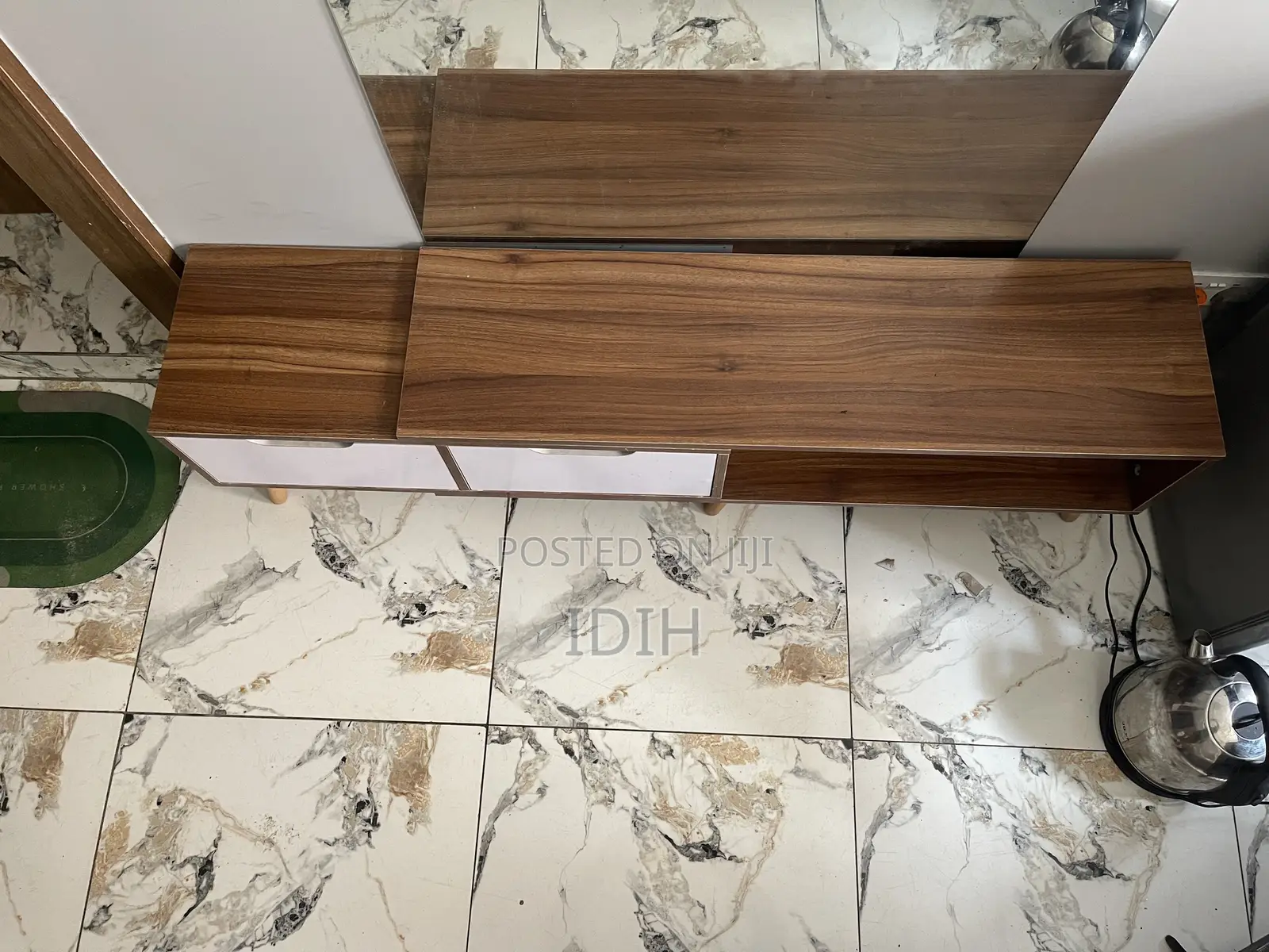 Neatly TV Stand