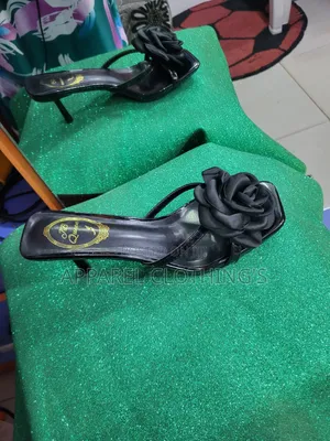 Jb Queen Black Heels Slippers