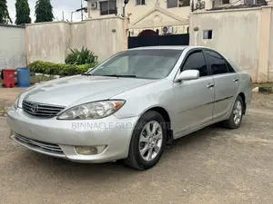 Toyota Camry XLE 4dr Sedan (2.4L 4cyl 5A) 2006 Silver