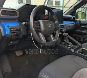 Toyota Tacoma 2024 White