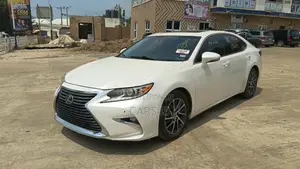 Lexus ES 350 FWD 2017 White