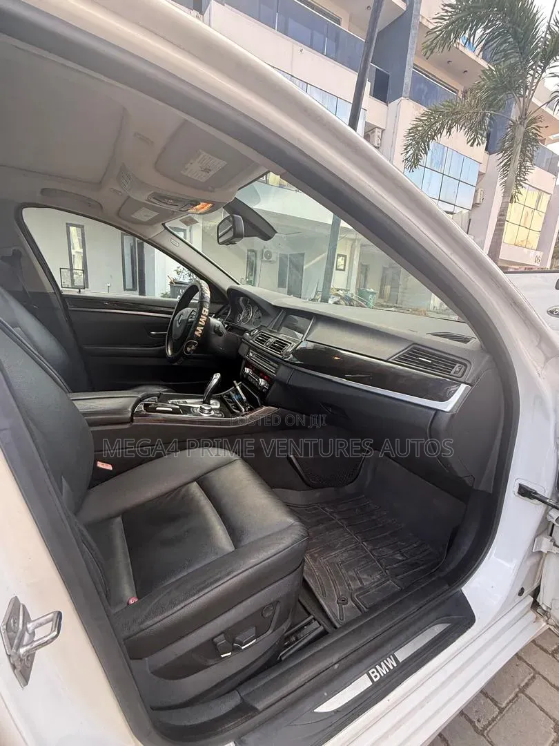 BMW 525i 2011 White