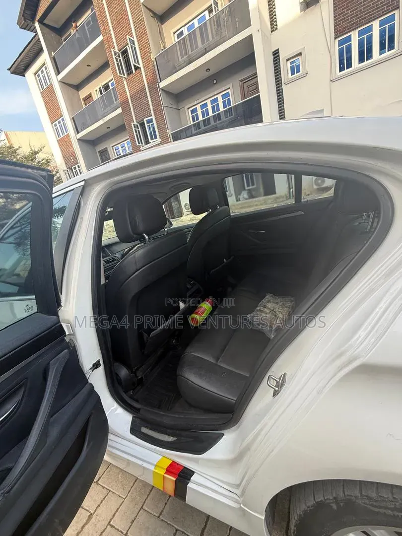 BMW 525i 2011 White