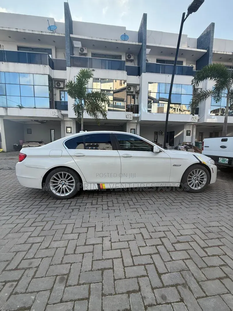 BMW 525i 2011 White