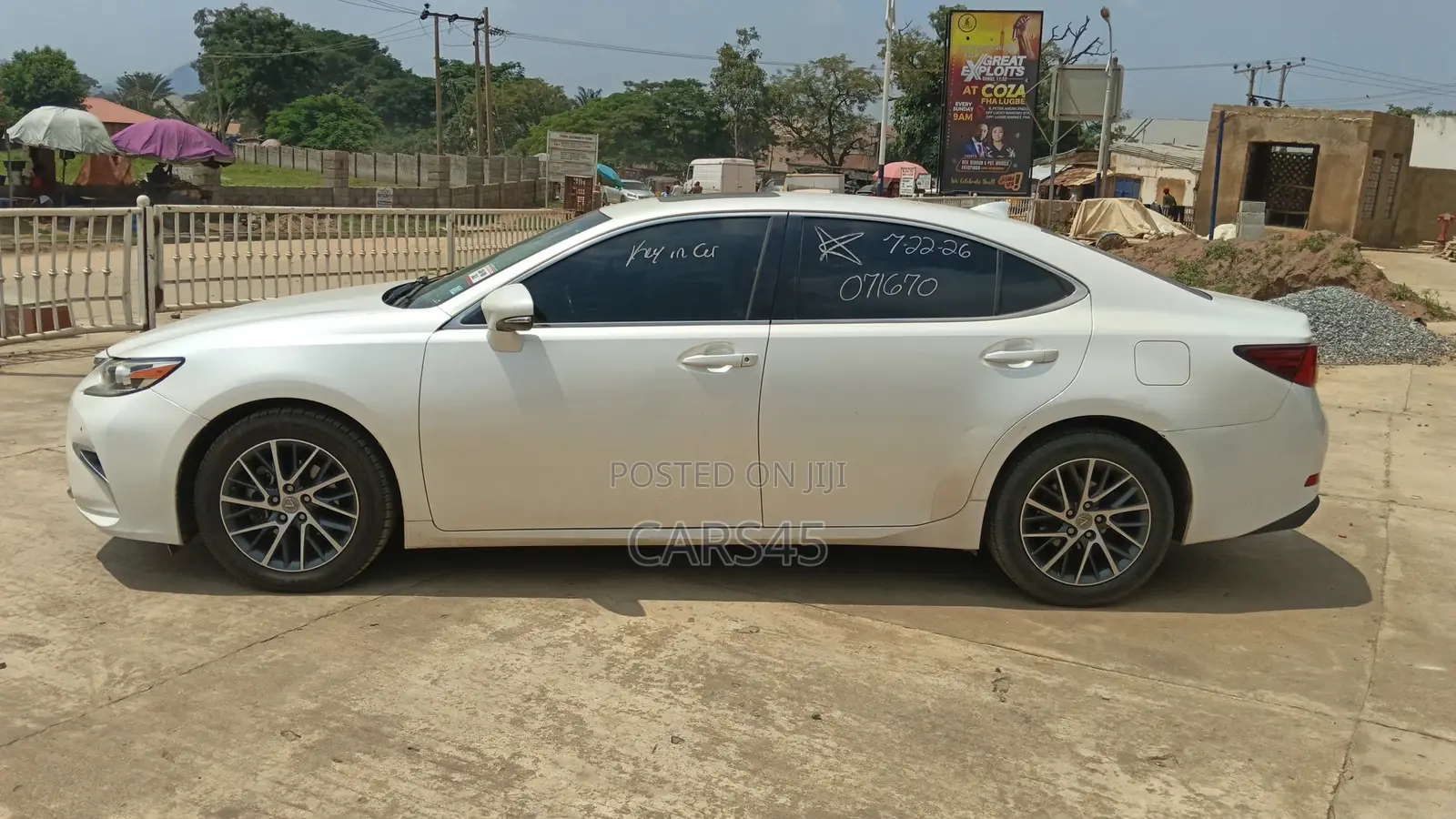 Lexus ES 350 FWD 2017 White