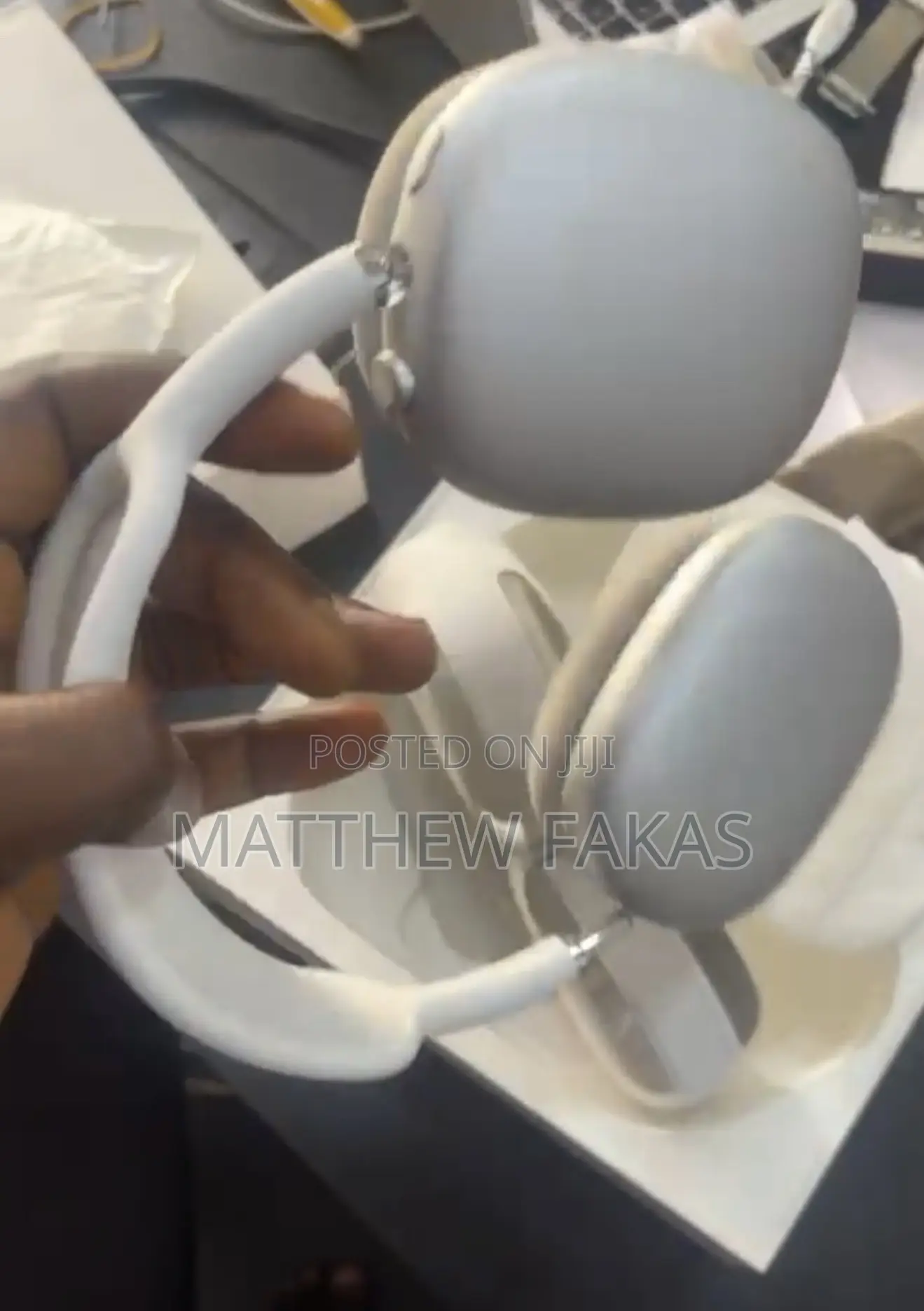 Apple AirPod Max 1st Gen.