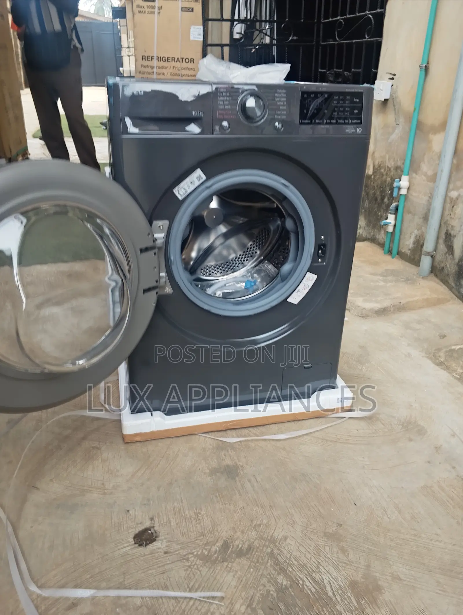 LG 10.5kg Automatic Laundry Machine With Front-Load Access