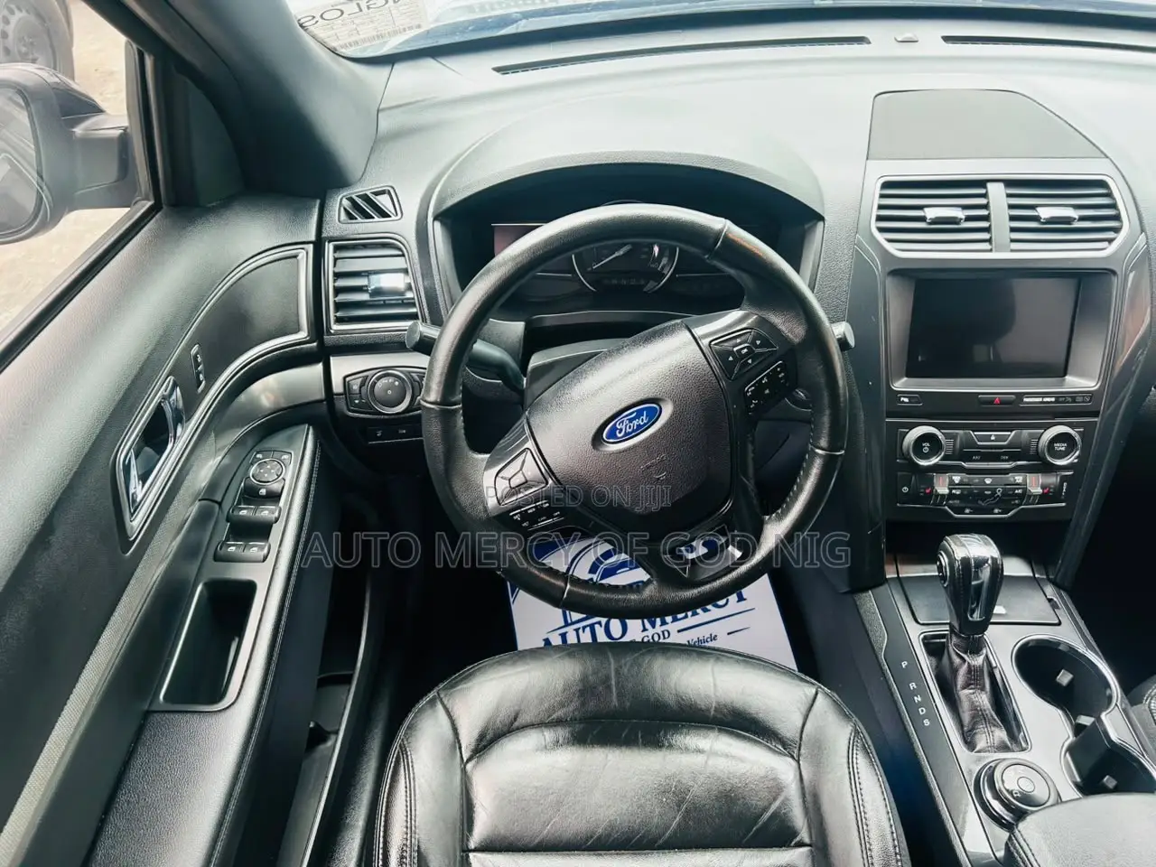 Ford Explorer XLT AWD 2018 Gray