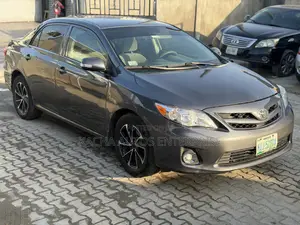 Toyota Corolla 2010 Gray