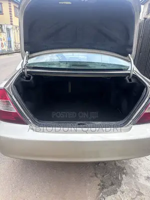 Toyota Camry 2004 Gold