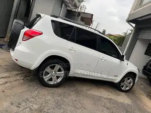 Toyota RAV4 2008 White