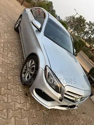 Mercedes-Benz C300 2015
