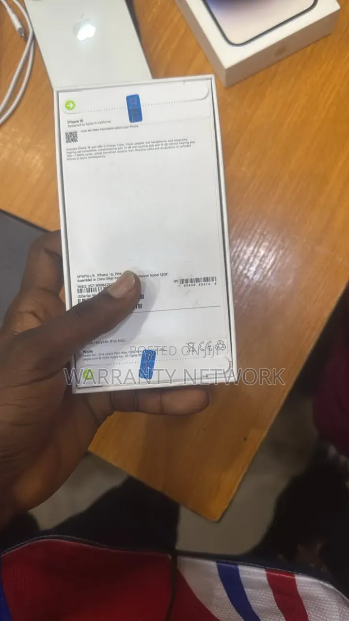 New Apple iPhone 16 256 GB Gold