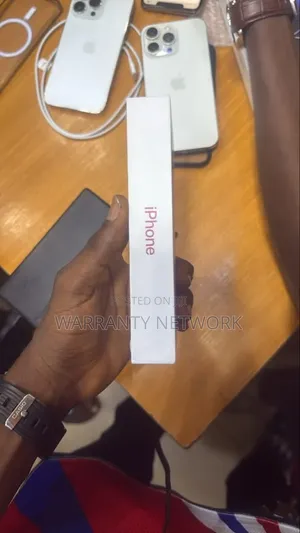 New Apple iPhone 16 256 GB Gold