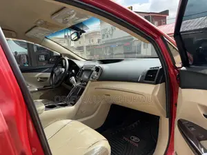 Toyota Venza LE 2010 Red