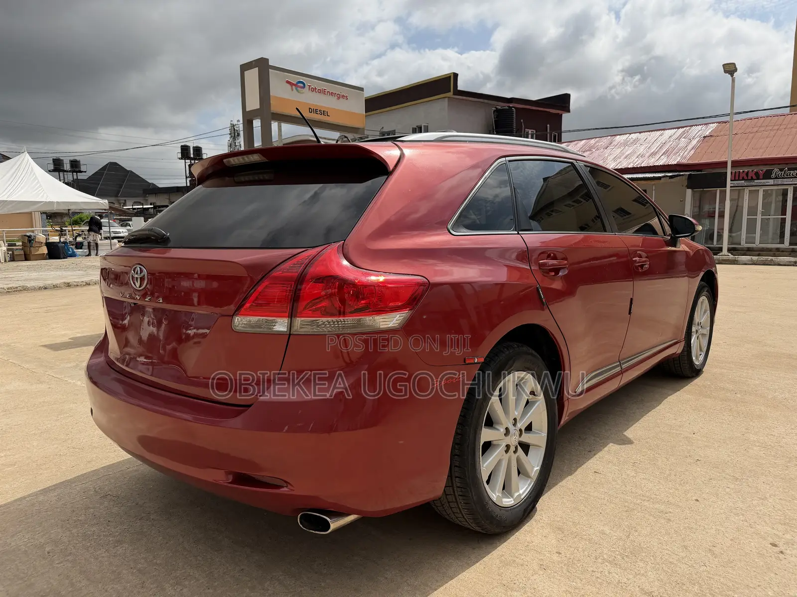 Toyota Venza LE 2010 Red