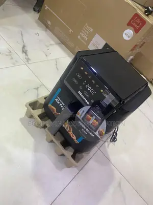 Hisense H06FBK1S3 Large 6.3L Air Fryer With 1700W Power