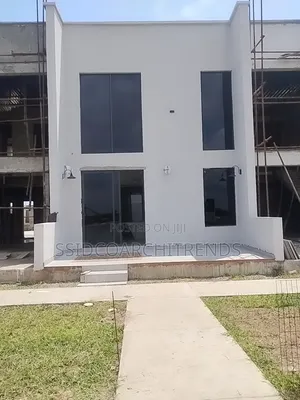 2bdrm Duplex in Call To Access, Lakowe for sale