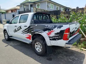 Toyota Hilux 2013 White