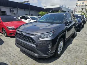 Toyota RAV4 2021 Gray