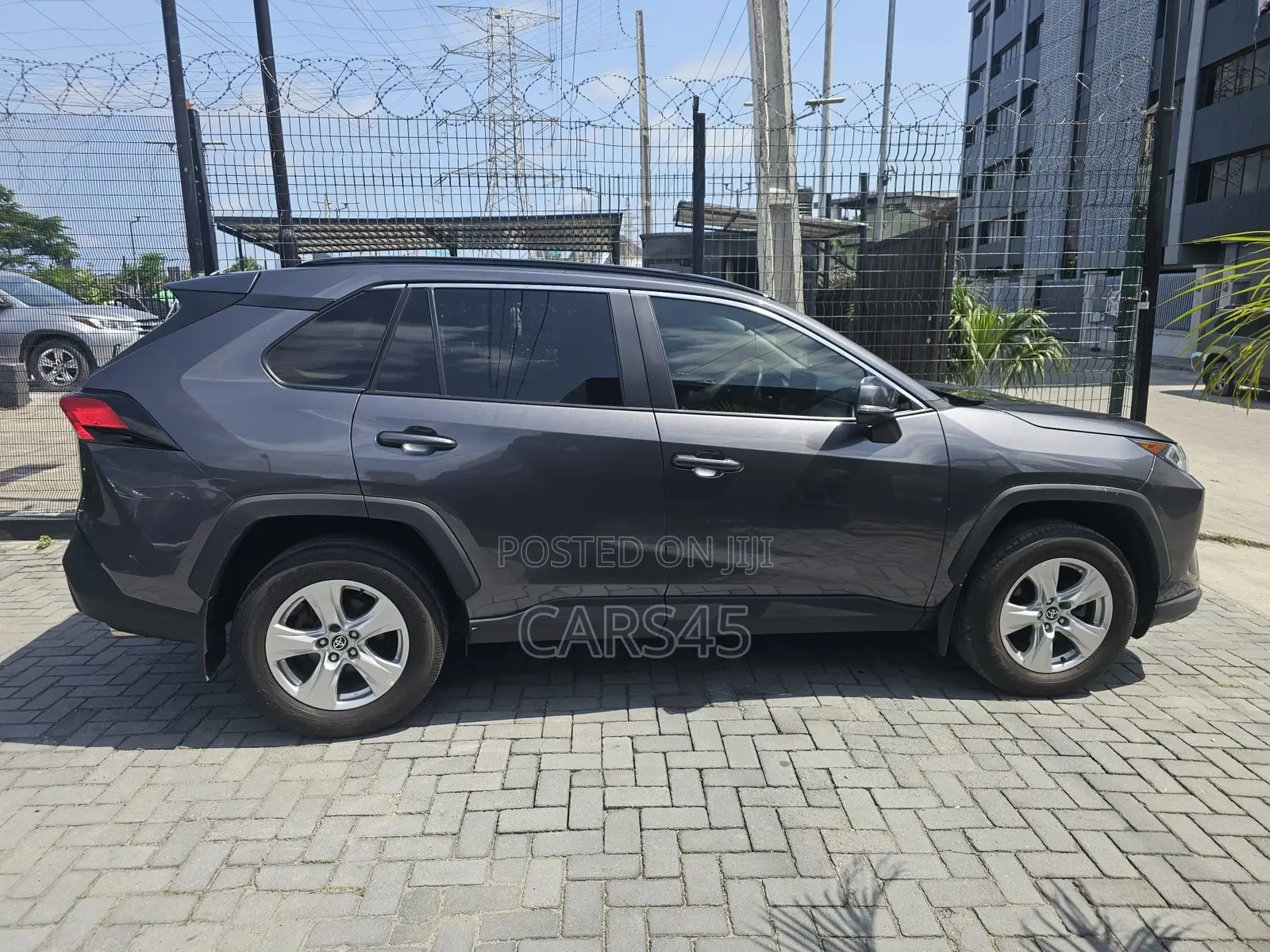 Toyota RAV4 2021 Gray