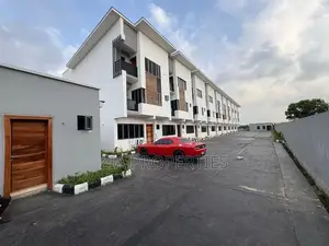 4bdrm Townhouse / Terrace in Lekki Phase 1 for rent