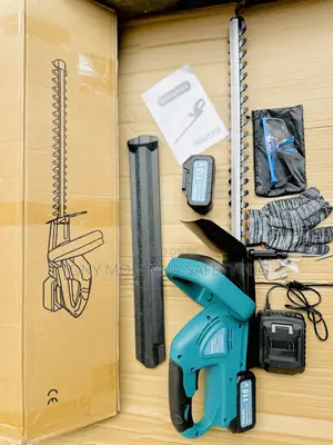 MAKITA 118V Cordless Hedge Trimmer With 2 Batteries and Charger