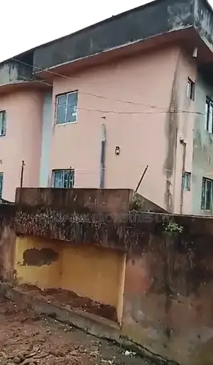 4bdrm Block of Flats in Benin City for sale