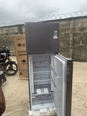LG 287L Refrigerator With Spacious Interior Storage – GL-B262PQKB