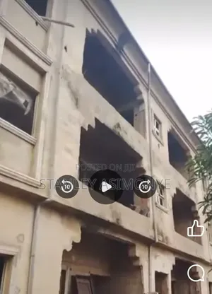 6bdrm Block of Flats in Aguoja Edem, Enugu for sale