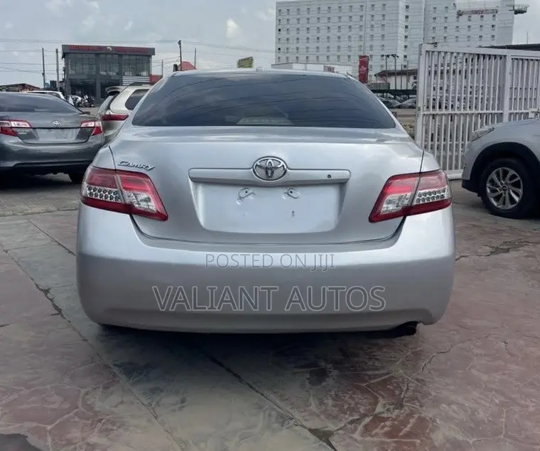 Toyota Camry 2011 Silver