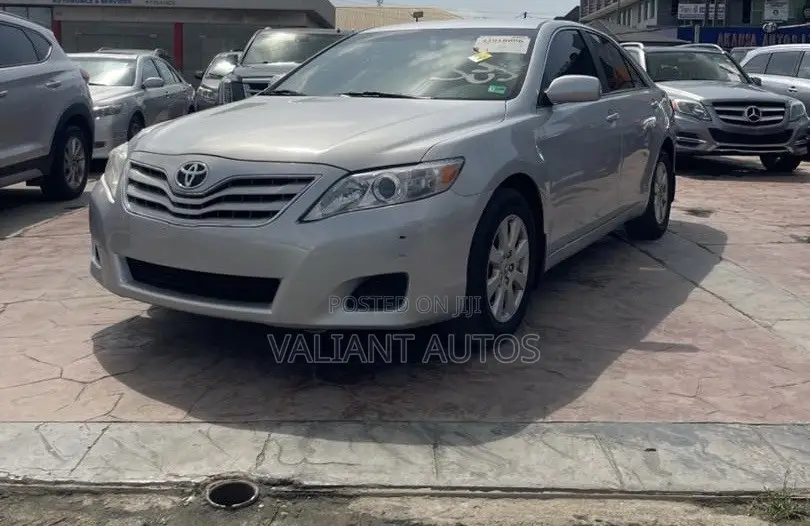 Toyota Camry 2011 Silver