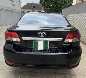 Toyota Avensis 2015 Black
