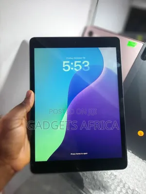 Apple iPad 10.2 (2019) 32 GB Gray