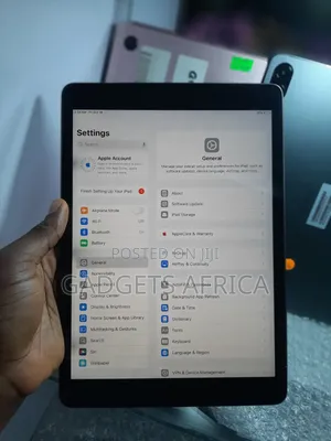 Apple iPad 10.2 (2019) 32 GB Gray
