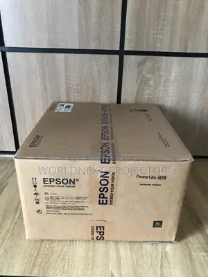 Ultra Short Throw Epson EB-685W — Big-Screen Learning