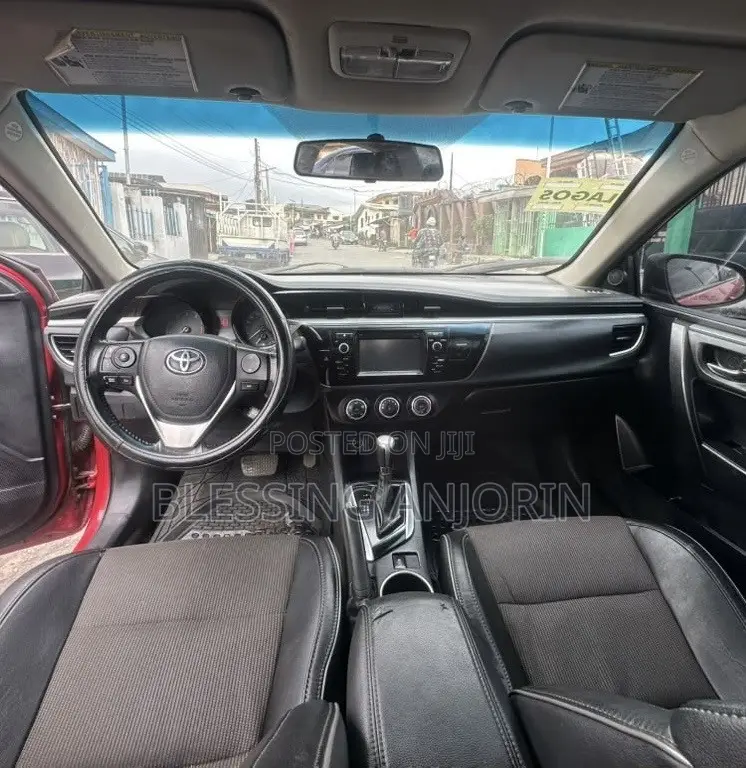 Toyota Corolla 2016 Red