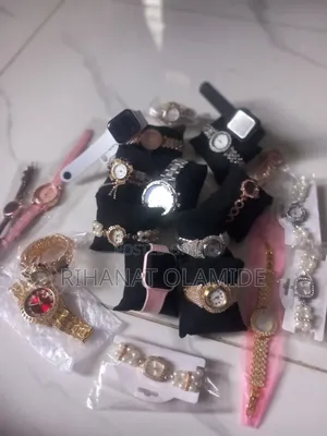 Stylish Wristwatches for Men & Women