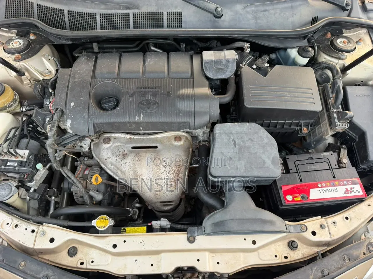 Toyota Camry 2010 Gold