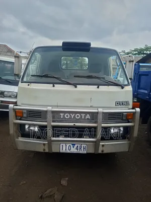 Toyota Dyna 100 With 3Y Engine
