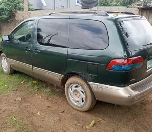 Toyota Sienna XLE 1999 Green