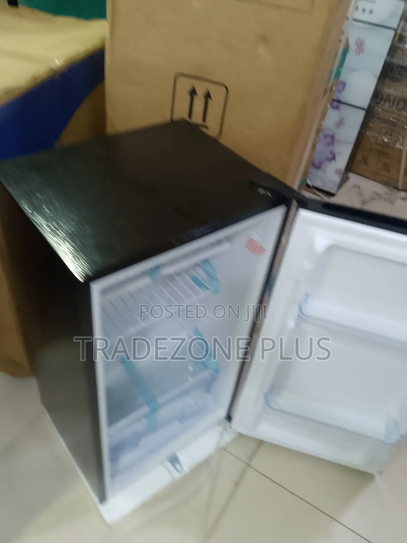 Royal Refrigerator 105L – Suitable for Office Refreshment Areas