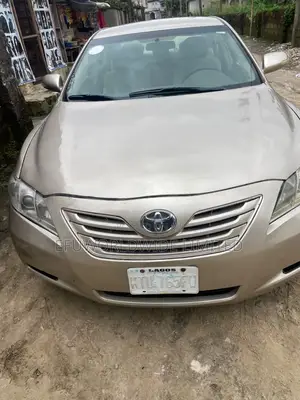 Toyota Camry LE 4dr Sedan (2.4L 4cyl 5A) 2008 Gold