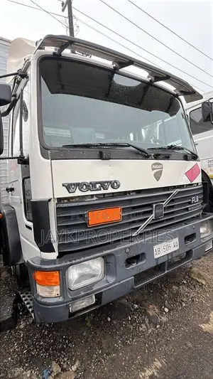 Volvo Fl6 12 Box Truck (Container Body)
