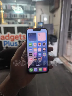 Apple iPhone 13 128 GB Red