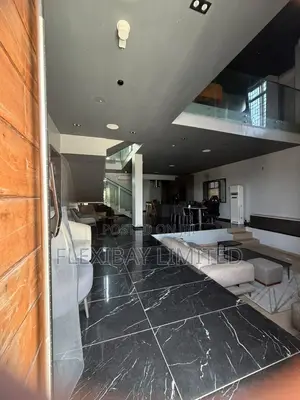 5bdrm Duplex in Chevron for rent