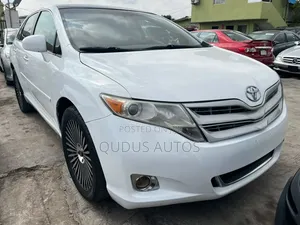 Toyota Venza 2010 White